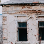 Меланхоличный вид на историческое место с древними руинами