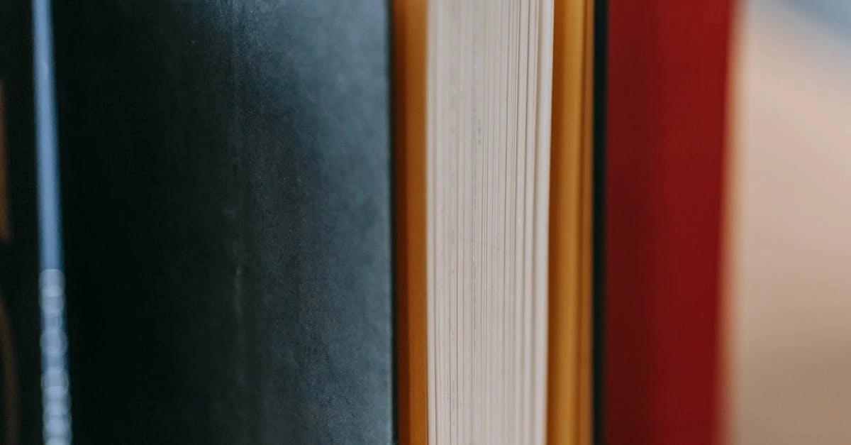 Меланхоличная атмосфера изучения иностранных языков с книгами